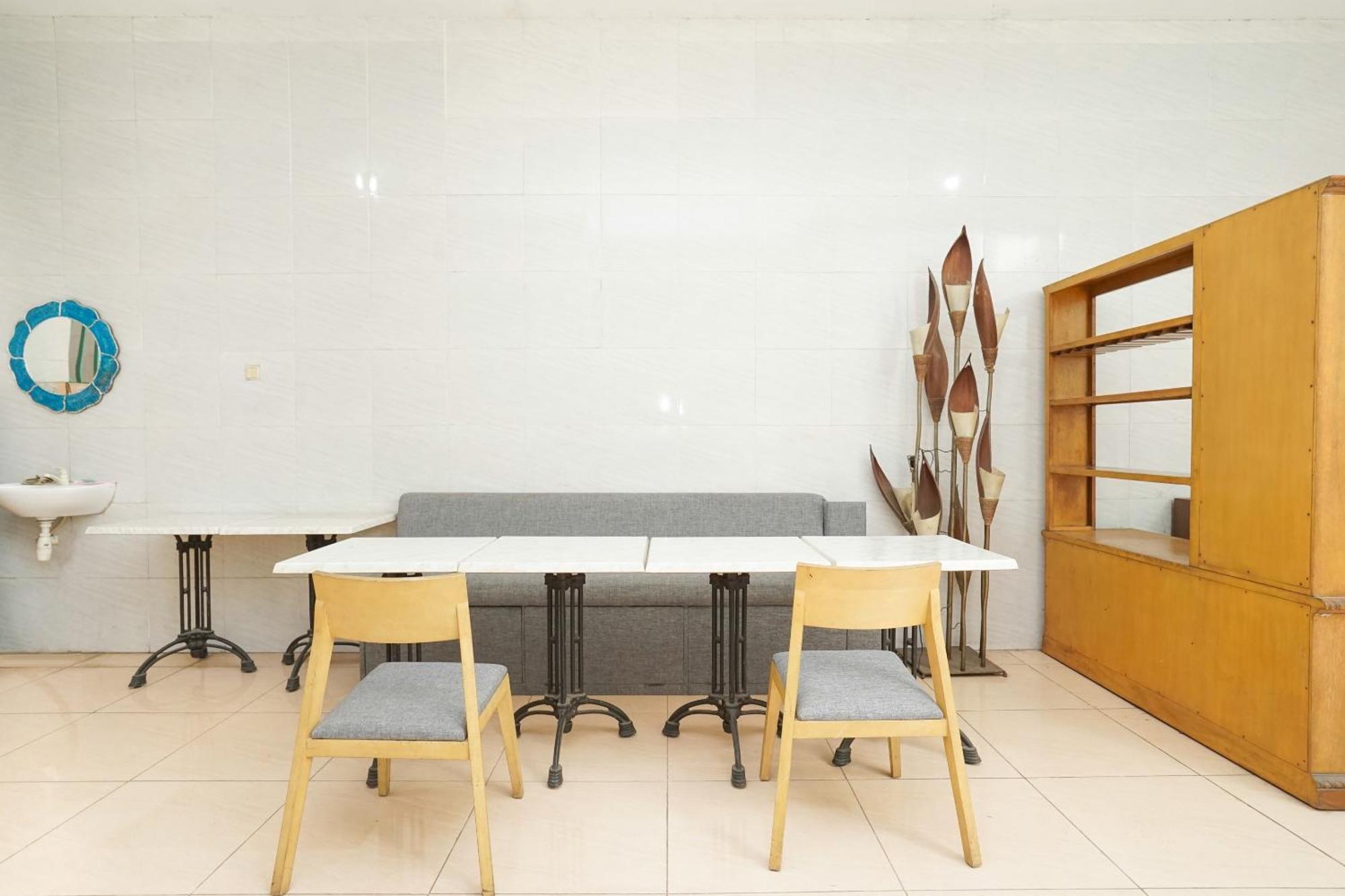 Oyo 425 Mojokerto Guesthouse Exterior foto