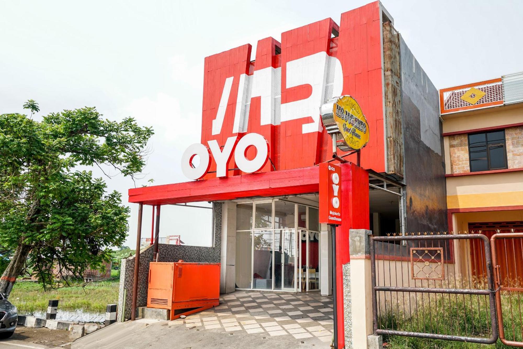 Oyo 425 Mojokerto Guesthouse Exterior foto