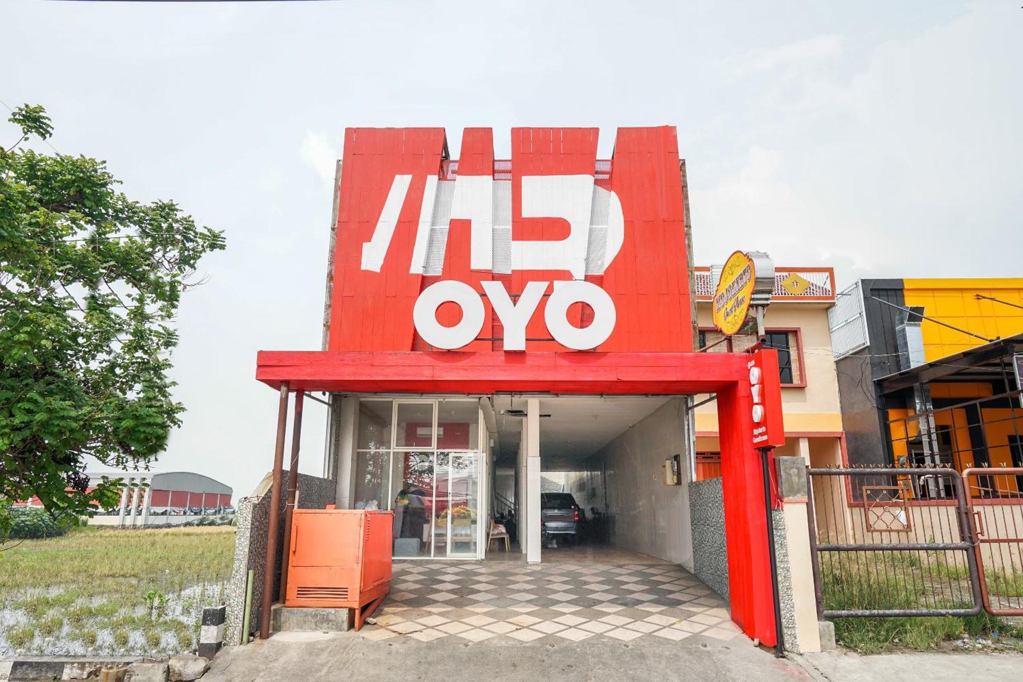 Oyo 425 Mojokerto Guesthouse Exterior foto